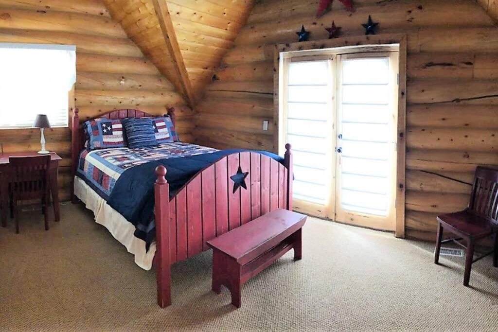 Red Rock Ranch Log Cabin: Large, Fully Furnished Escalante Exterior photo