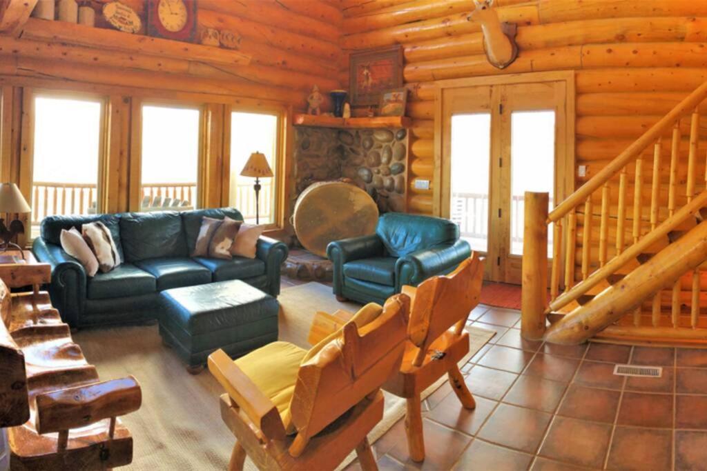 Red Rock Ranch Log Cabin: Large, Fully Furnished Escalante Exterior photo